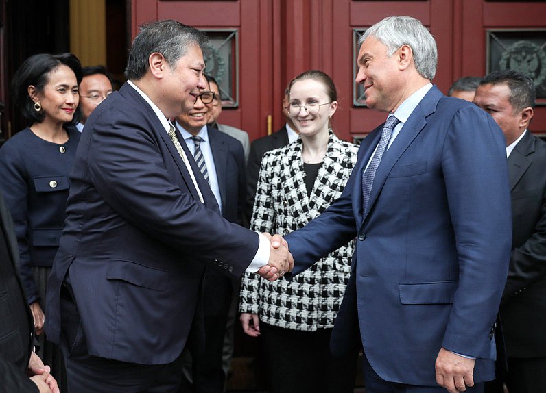 Chairman of the State Duma Vyacheslav Volodin and Coordinating Minister for Economic Affairs of the Republic of Indonesia Airlangga Hartarto