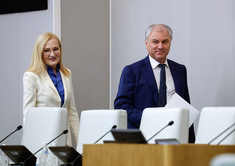 Председатель Государственной Думы Вячеслав Володин и заместитель Председателя Государственной Думы Ирина Яровая