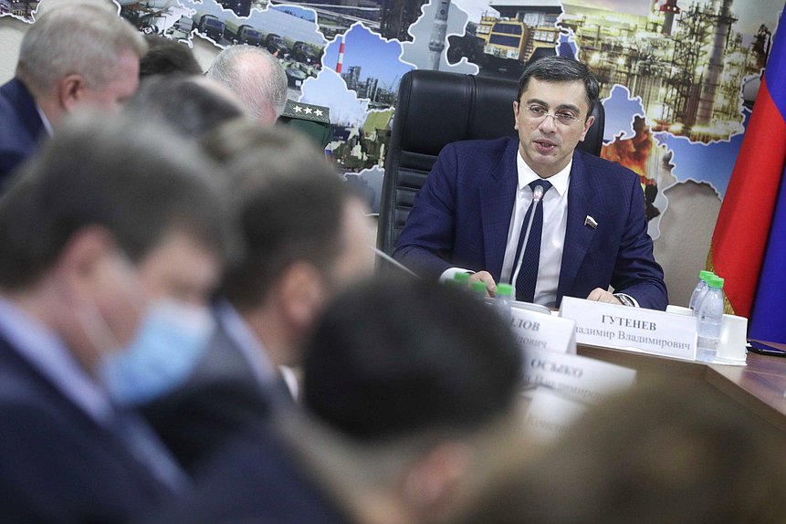 Первый заместитель Председателя Комитета по экономической политике, промышленности, инновационному развитию и предпринимательству Владимир Гутенев