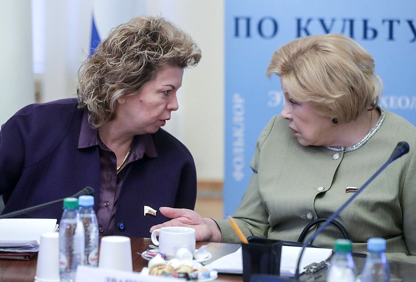 Председатель Комитета по культуре Елена Ямпольская и Первый заместитель Председателя Комитета Елена Драпеко