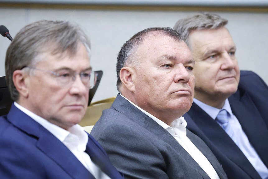 Первый заместитель председателя Комитета по бюджету и налогам Александр Ремезков