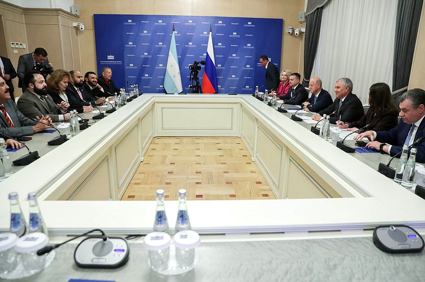 Reunión del Jefe de la Duma Estatal, Vyacheslav Volodin con el Presidente del Congreso Nacional de la República de Honduras, Luis Rolando Redondo Guifarro