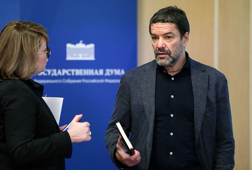 Первый заместитель Председателя Комитета по информационной политике, информационным технологиям и связи Александр Ющенко