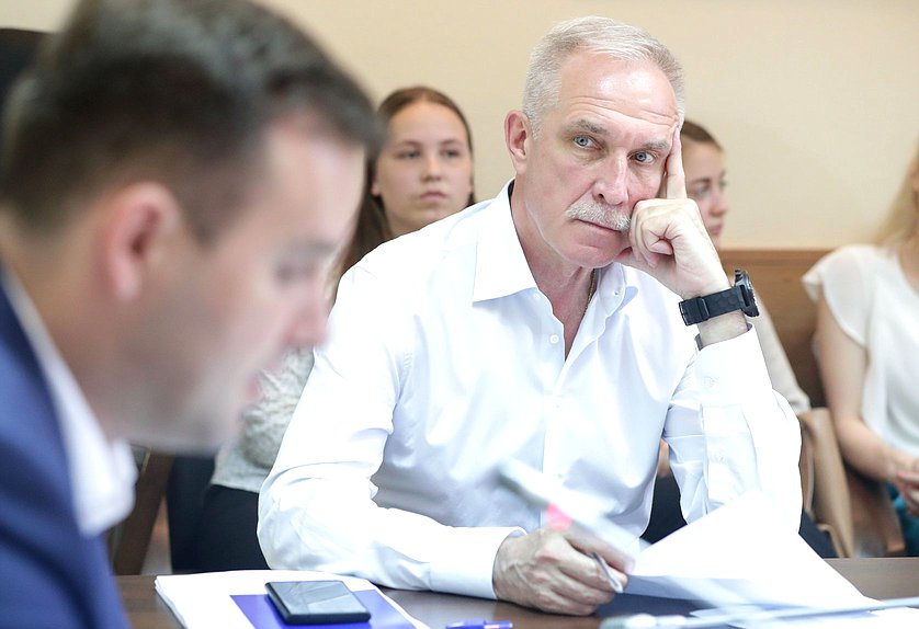 Круглый стол фракции партии «Новые люди» на тему «Параллельный импорт: как защитить граждан от контрафакта и фальсификации»