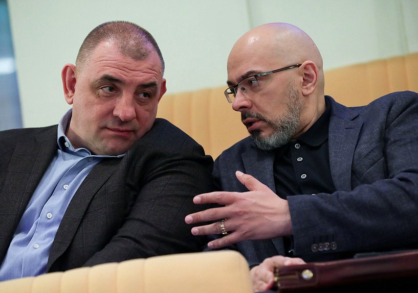 Заместитель Председателя Комитета по вопросам собственности, земельным и имущественным отношениям Николай Николаев