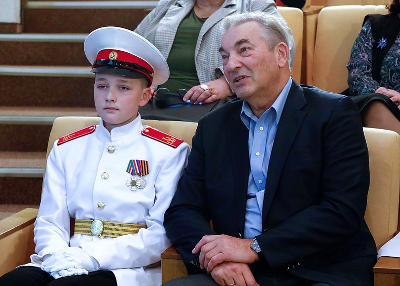 Член Комитета по физической культуре и спорту Владислав Третьяк