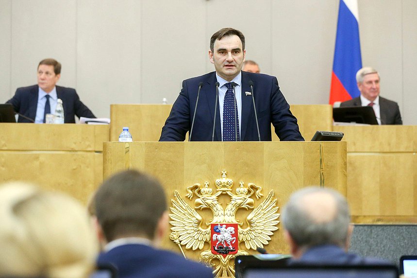 Член Комитета по охране здоровья Юрий Кобзев