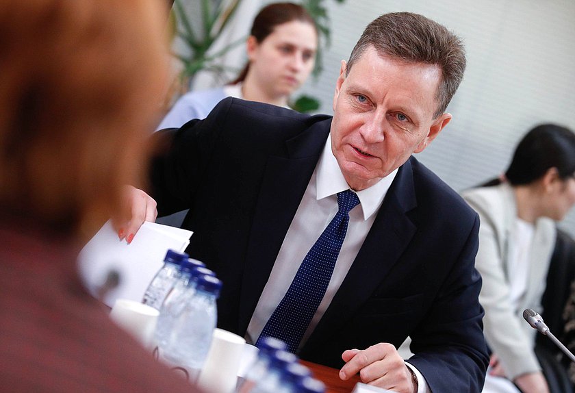 Первый заместитель Председателя Комитета по науке и высшему образованию Владимир Сипягин