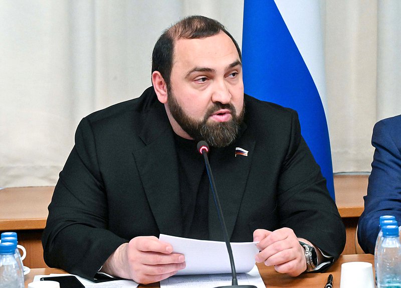 Член Комитета по охране здоровья Бийсултан Хамзаев