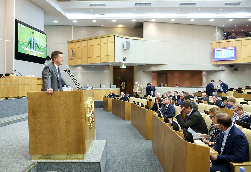 Член Комитета по жилищной политике и жилищно-коммунальному хозяйству Игорь Торощин