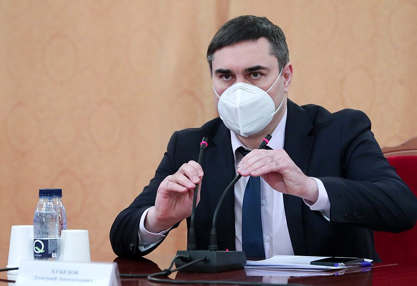Председатель Комитета по охране здоровья Дмитрий Хубезов