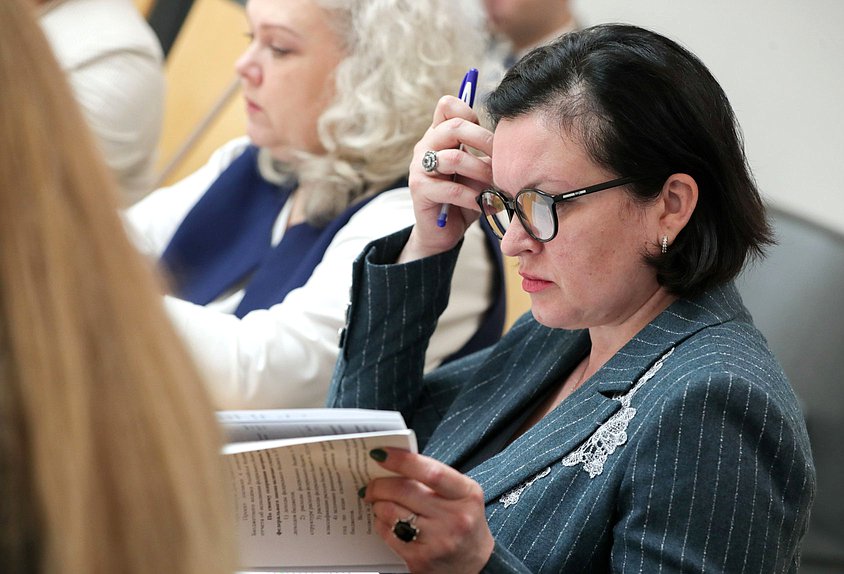 Заседание Комитета по вопросам семьи, женщин и детей