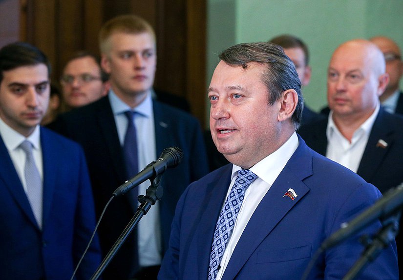 Член Комитета по бюджету и налогам Валерий Скруг