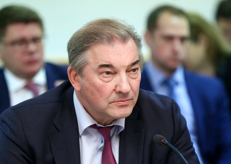 Член Комитета по охране здоровья Владислав Третьяк