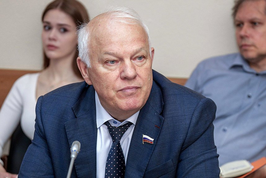 Заместитель Председателя Комитета по экологии, природным ресурсам и охране окружающей среды Анатолий Грешневиков