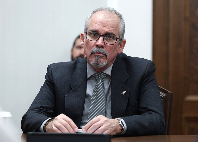 Первый заместитель Председателя Государственной Думы Иван Мельников принял делегацию Парламента стран Латинской Америки и Карибского бассейна (ПАРЛАТИНО) во главе с Председателем Роландо Мигелем Гонсалесом Патрисио