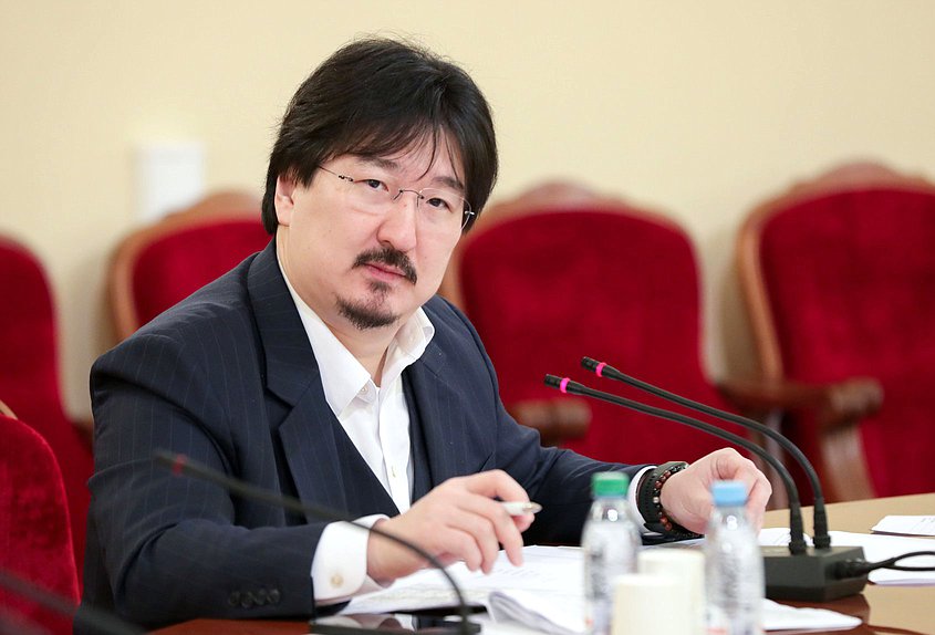 Председатель Комитета по охране здоровья Бадма Башанкаев