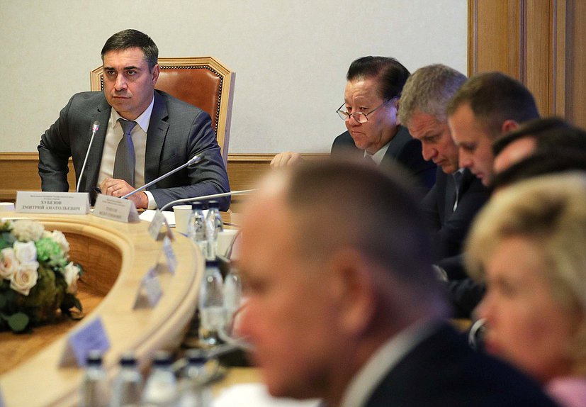 Председатель Комитета по охране здоровья Дмитрий Хубезов