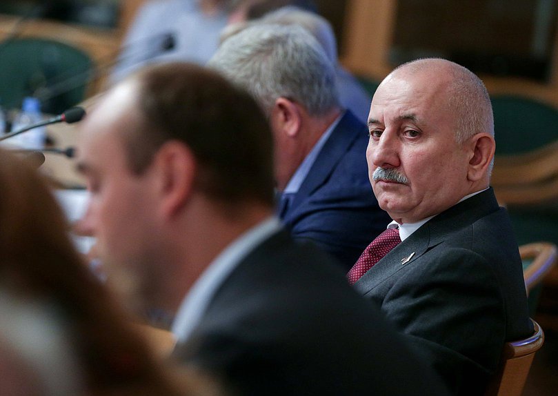 Член Комитета по энергетике Юшаа Газгиреев