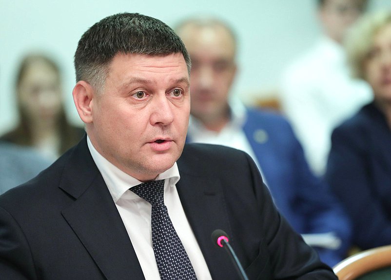 Заместитель Министра природных ресурсов и экологии РФ Дмитрий Тетенькин