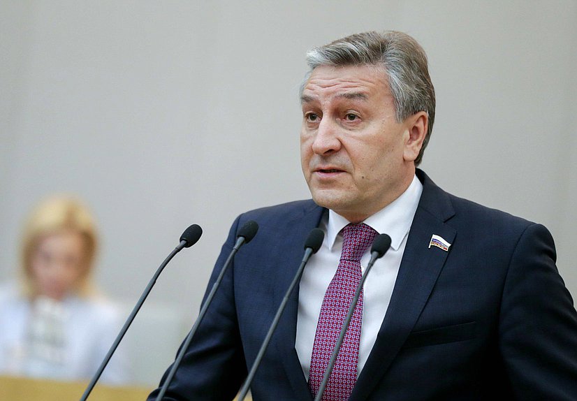 Член Комитета по бюджету и налогам Айрат Фаррахов