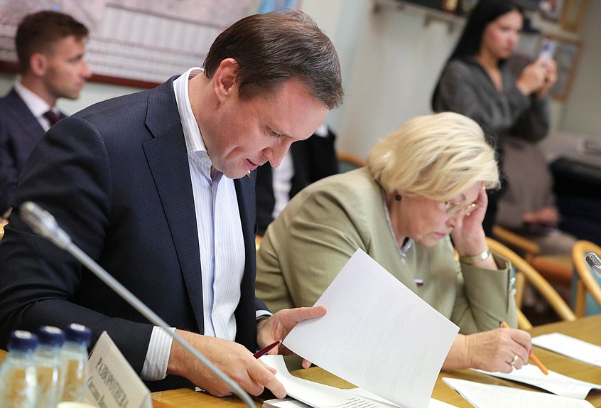 Председатель Комитета по строительству и жилищно-коммунальному хозяйству Сергей Пахомов