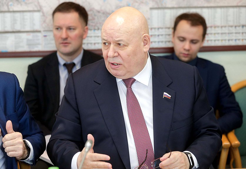 Член Комитета по региональной политике и проблемам Севера и Дальнего Востока Анатолий Тихомиров