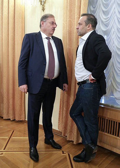 Председатель Комитета по физической культуре и спорту Дмитрий Свищев и член Комитета Борис Пайкин