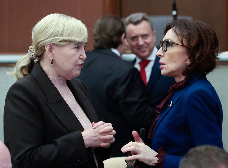 Член Комитета по охране здоровья Тамара Фролова и член Комитета по обороне Татьяна Кусайко