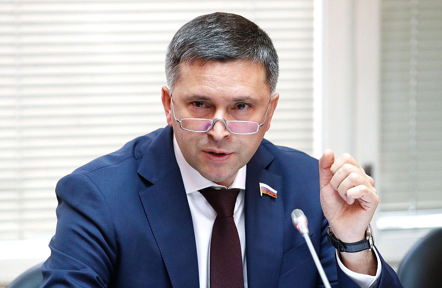 Председатель Комитета по экологии, природным ресурсам и охране окружающей среды Дмитрий Кобылкин
