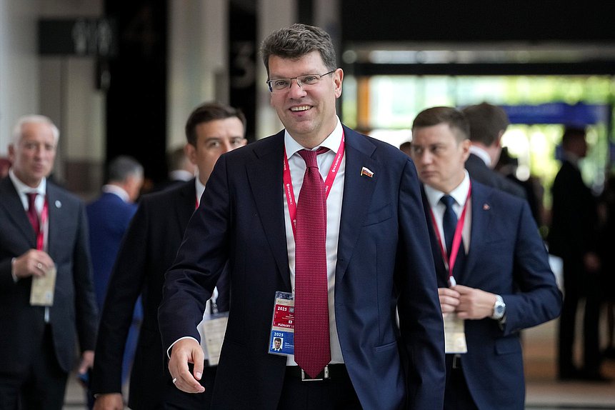 Первый заместитель Председателя Комитета по экономической политике Денис Кравченко