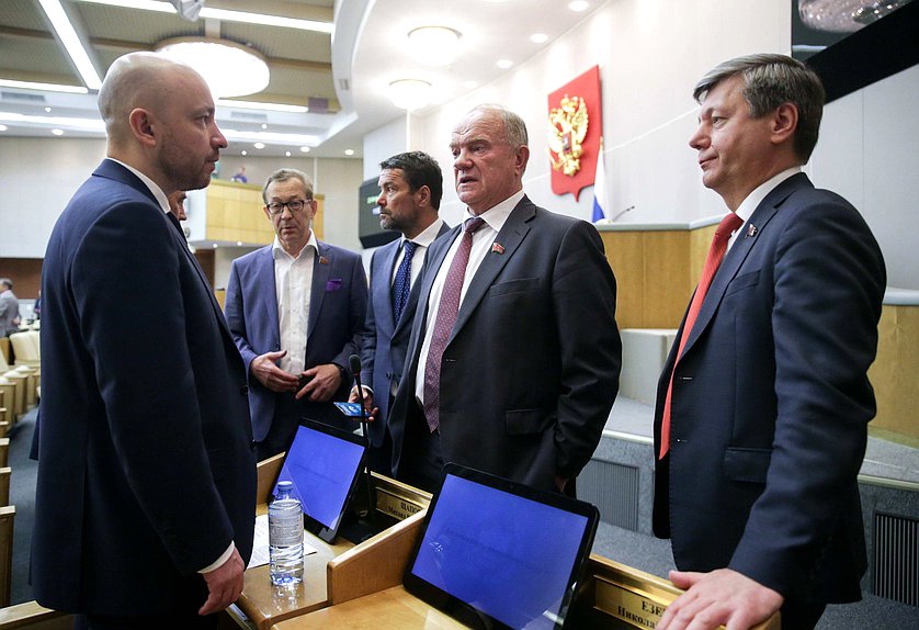 Руководитель фракции КПРФ Геннадий Зюганов