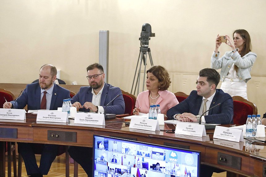 Заседание Экспертного совета при Комитете по делам национальностей