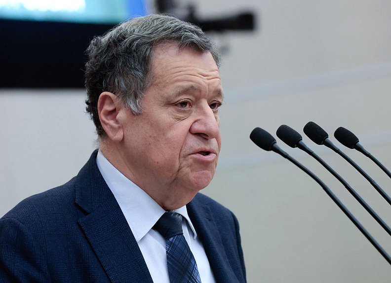 Председатель Комитета по бюджету и налогам Андрей Макаров