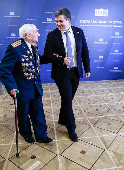 Заместитель Председателя Комитета по молодежной политике Александр Толмачев