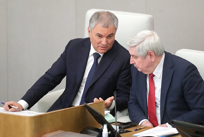 Председатель Государственной Думы Вячеслав Володин и Первый заместитель Председателя Государственной Думы Иван Мельников
