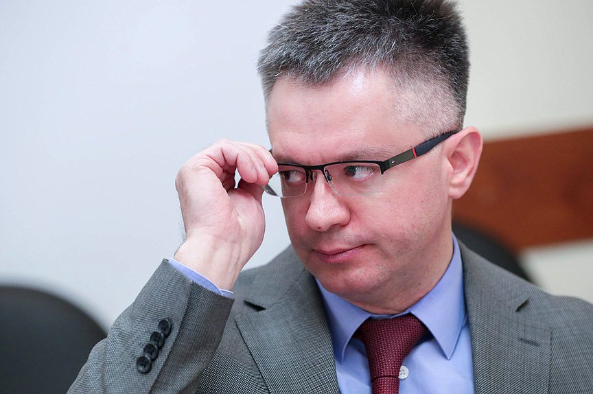 Заместитель Председателя Комитета по энергетике Дмитрий Исламов