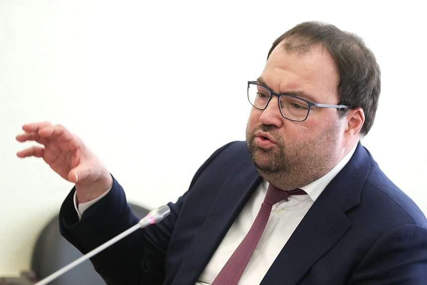 Министр цифрового развития, связи и массовых коммуникаций РФ Максут Шадаев