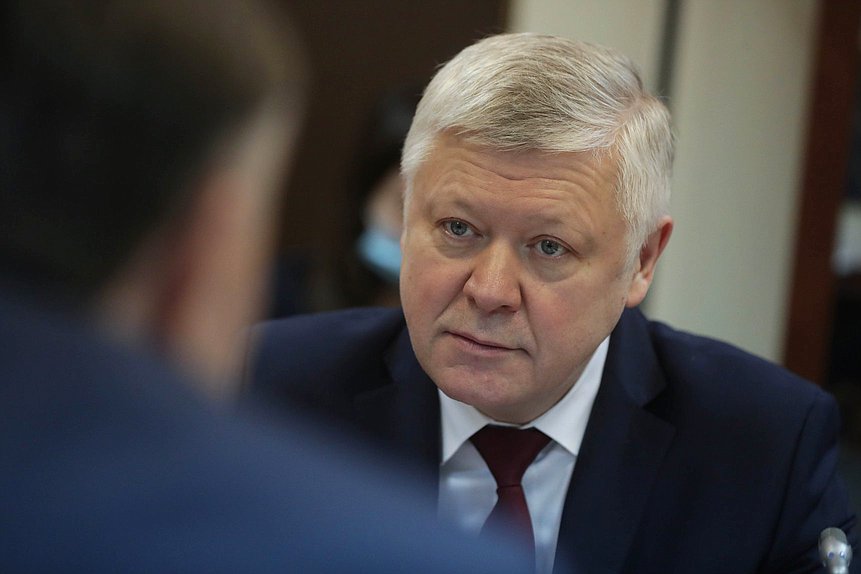 Председатель Комитета по безопасности и противодействию коррупции Василий Пискарев
