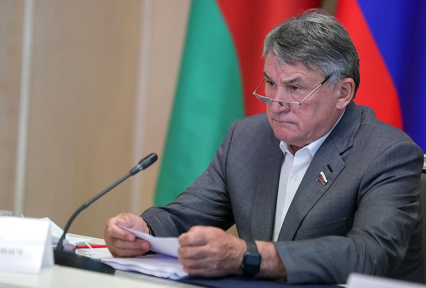 Заместитель Председателя Совета Федерации Юрий Воробьев