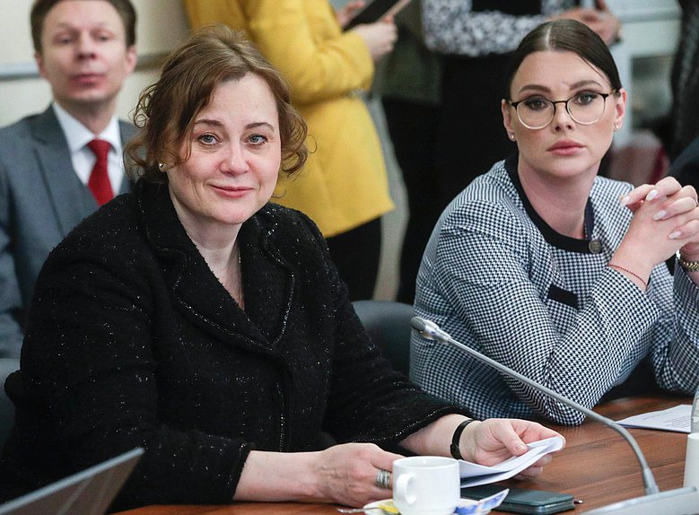 Заседание рабочей группы Комитета по защите семьи, вопросам отцовства, материнства и детства на тему: "О внесении изменений в отдельные законодательные акты РФ, направленные на запрет рекламы эзотерических, духовных и энергетических услуг и развитие механизма выявления и блокировки ресурсов, содержащих предложения о предоставлении таких услуг"