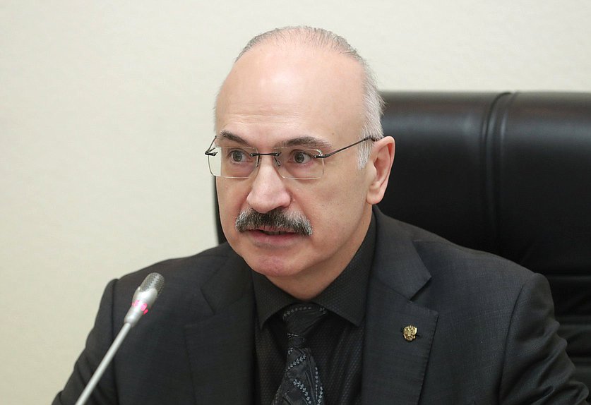 Председатель Комитета по науке и высшему образованию Сергей Кабышев