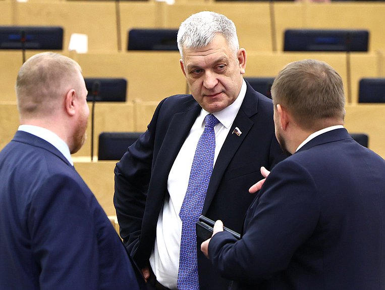 Председатель Комитета по делам национальностей Владимир Иванов