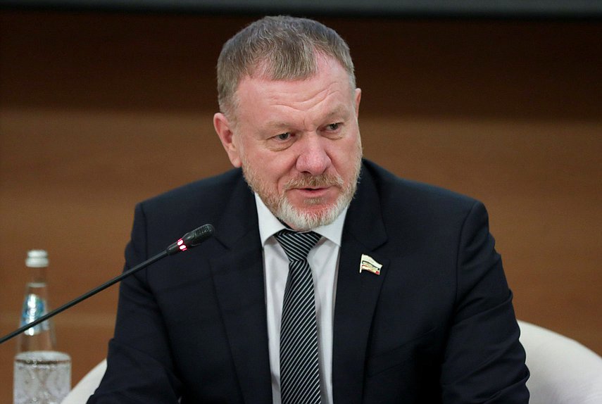 Сенатор РФ Сергей Горняков