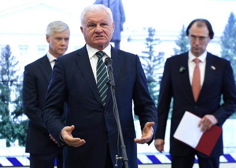 Первый заместитель Председателя Комитета по аграрным вопросам Владимир Плотников