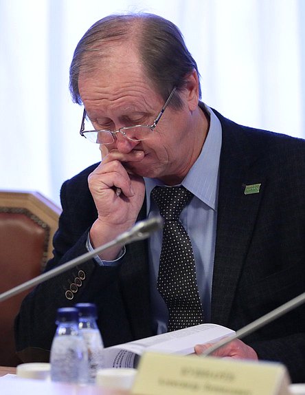 Круглый стол Комитета по аграрным вопросам на тему «Развитие кооперации и поддержка личных подсобных хозяйств: возможности самозанятости»