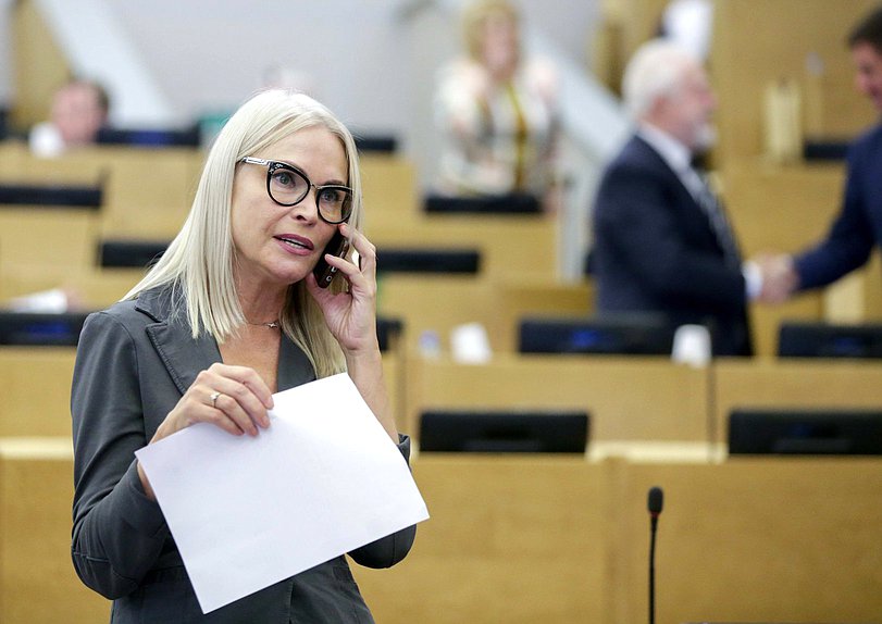 Член Комитета по государственному строительству и законодательству Ирина Белых
