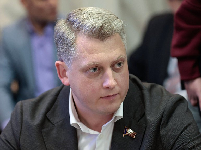 Член Комитета по цифровому развитию и искусственному интеллекту Александр Ивачев