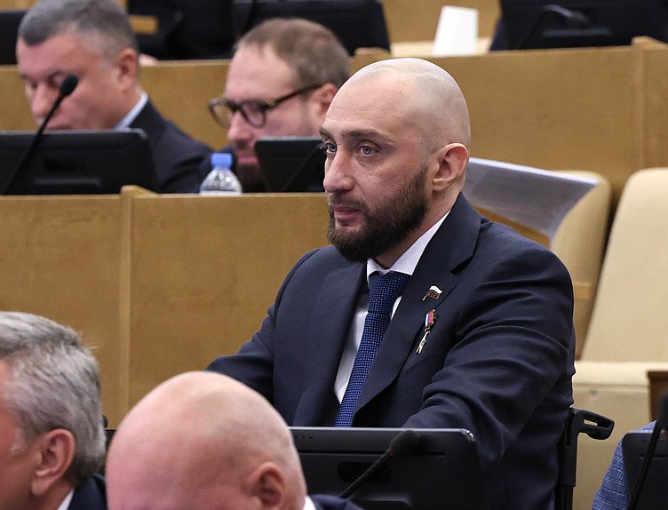 Член Комитета по обороне Вячеслав Воробьев