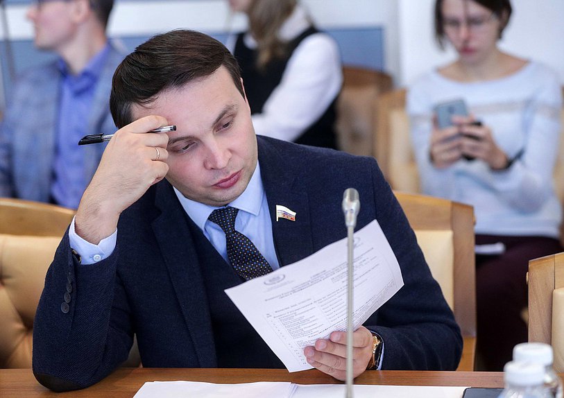 Член Комитета по федеративному устройству и вопросам местного самоуправления Юрий Волков